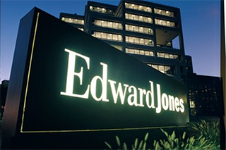 Letrero de Edward Jones al exterior de las oficinas